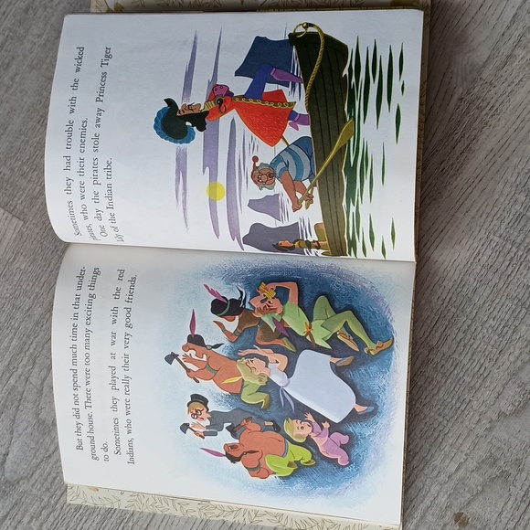 Vintage Walt Disney's Peter Pan and Wendy Little Golden book - Picture 10 of 11